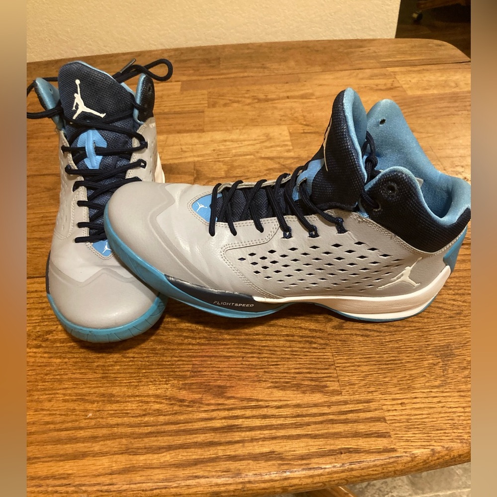 Size 9.5 - Jordan Rising High Wolf Grey University Blue Amazing Shape